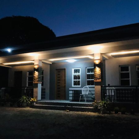 Richville Little Boracay Guest House Calatagan Экстерьер фото