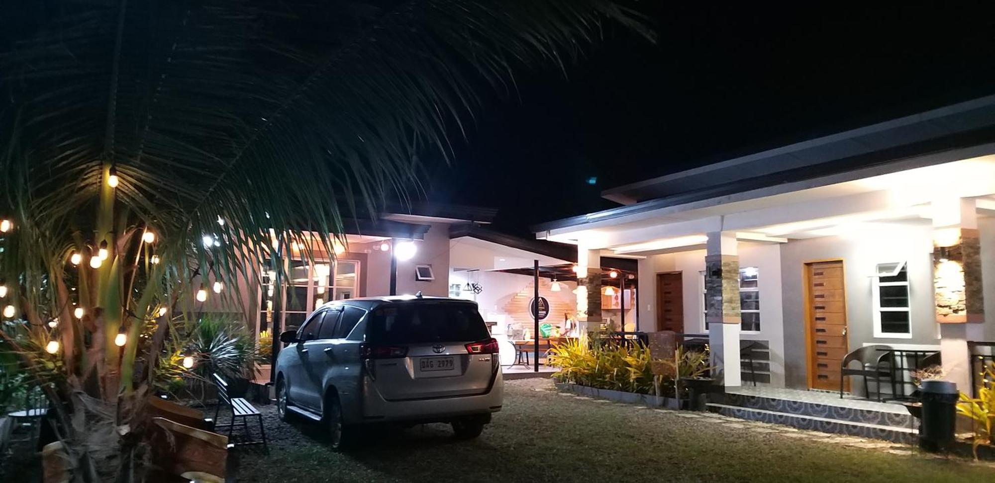 Richville Little Boracay Guest House Calatagan Экстерьер фото
